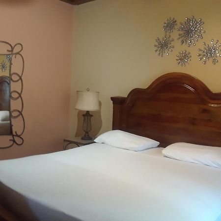 Spanish Dream Hotel Kingston Zimmer foto